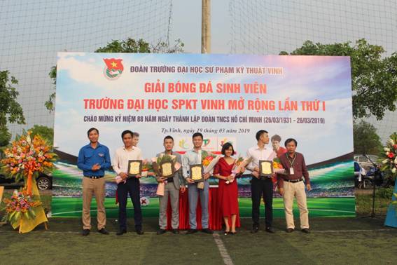 Khai mạc giải bóng đá nam sinh viên chào mừng 88 năm ngày thành lập Đoàn TNCS Hồ Chí Minh và tháng Thanh niên 2019