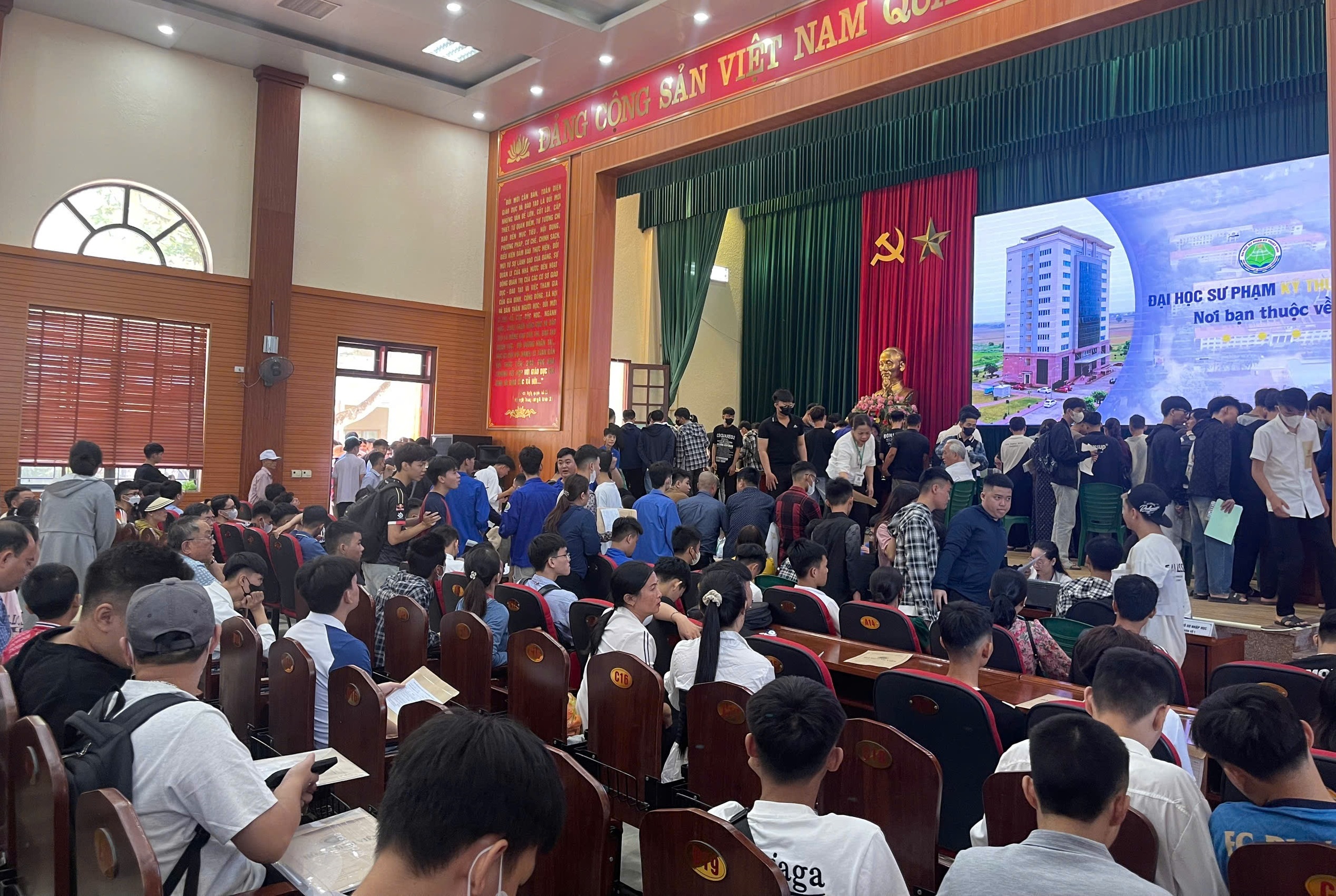 Thông báo tuyển sinh đại học liên thông hệ chính quy năm 2025