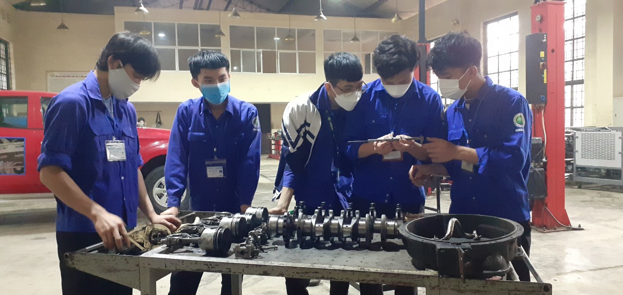 Hội đồng tuyển sinh trường Đại học Sư phạm Kỹ thuật Vinh năm 2026